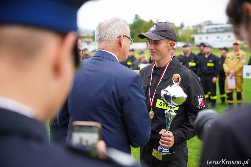 Powiatowe i gminne zawody strażaków na stadionie w Korczynie