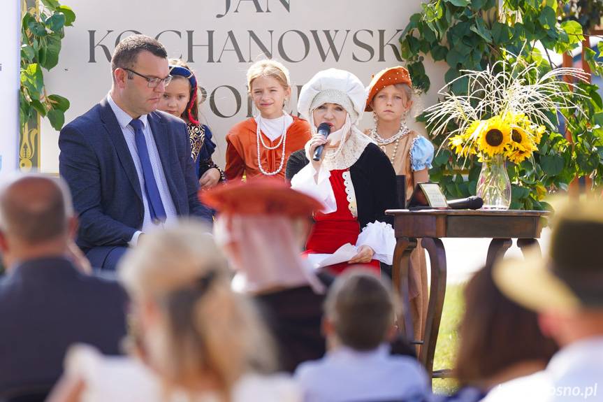 Narodowe Czytanie przed Starostwem Powiatowym w Krośnie