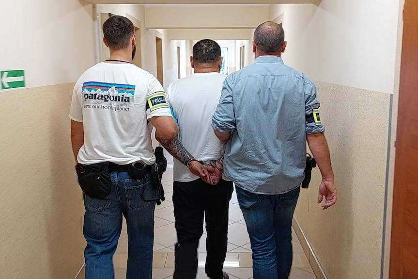 Rumuńska para odpowie za kradzieże kosmetyków