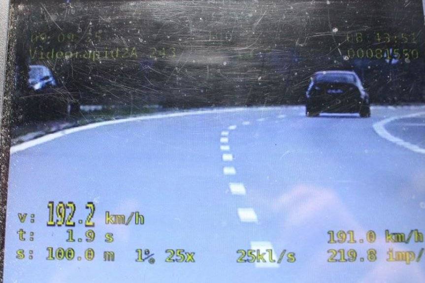 Pędził 192km/h, na sprawdzian z matematyki