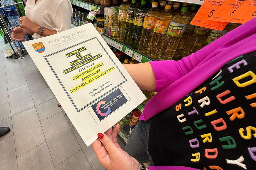 Policja i Komisja skontrolowały sprzedaż alkoholu w gminie Miejsce Piastowe