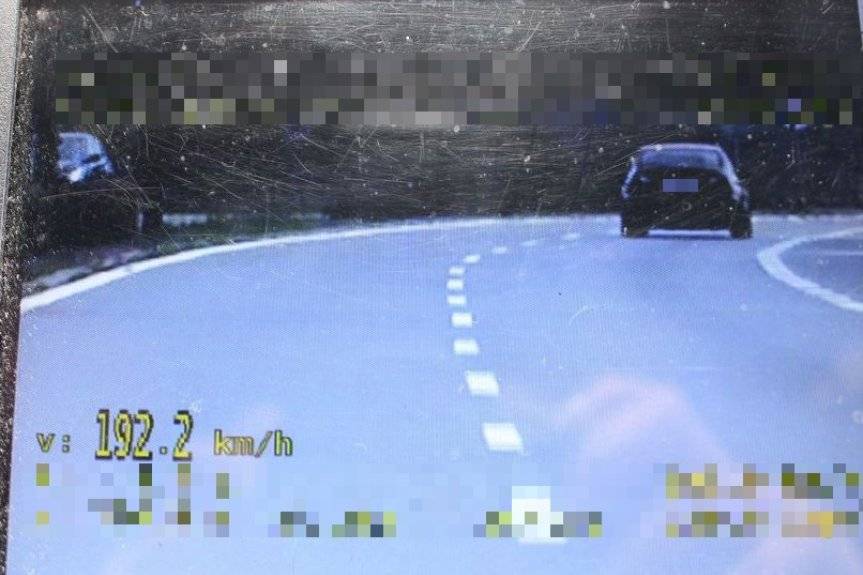 Pędził bmw 192 km/h. Tłumaczył, że spieszył się na sprawdzian z matematyki