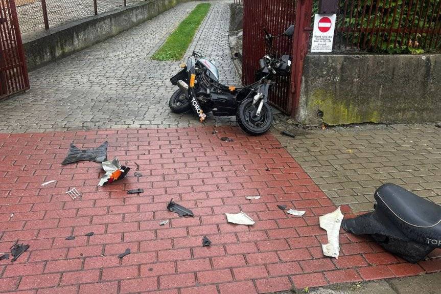 Zderzenie bmw z motorowerem w Jarosławiu