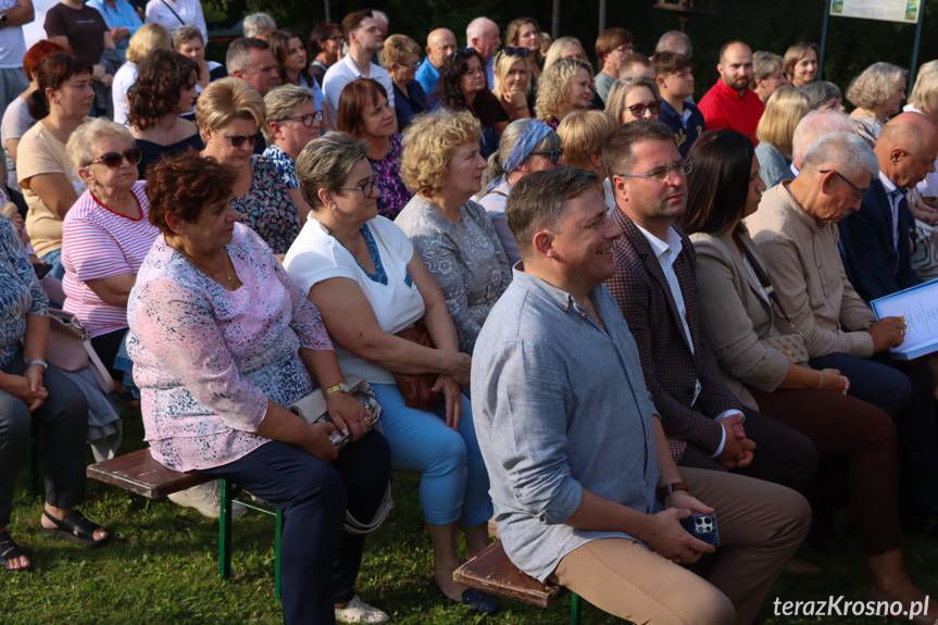 Słownik rogowski Teresy Drozd. Zaproszenie do wsi sprzed kilkudziesięciu lat [ZDJĘCIA]