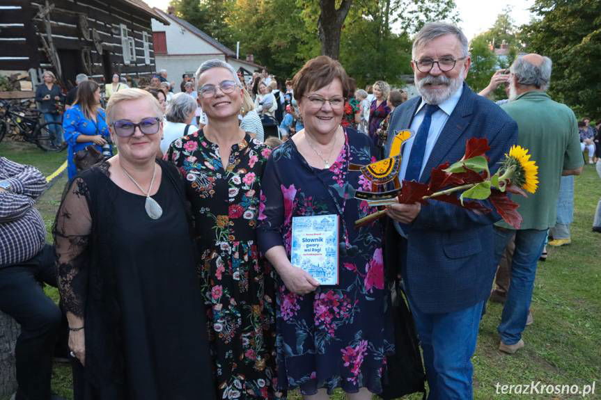 Słownik rogowski Teresy Drozd. Zaproszenie do wsi sprzed kilkudziesięciu lat [ZDJĘCIA]