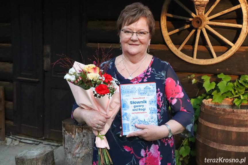 Słownik rogowski Teresy Drozd. Zaproszenie do wsi sprzed kilkudziesięciu lat [ZDJĘCIA]