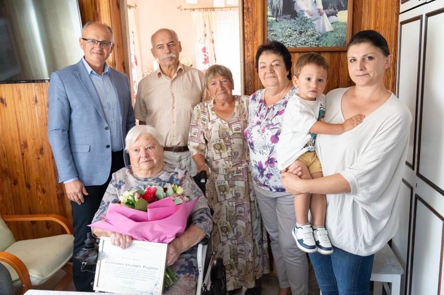 Wyjątkowy jubileusz w gminie Korczyna - 100 lat Pani Kazimiery