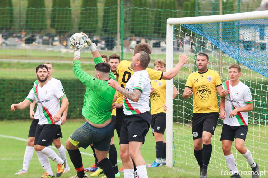 Wisłok Krościenko Wyżne - Brzozovia Brzozów: Dwa oblicza meczu o mistrzostwo klasy A 2 [ZDJĘCIA]