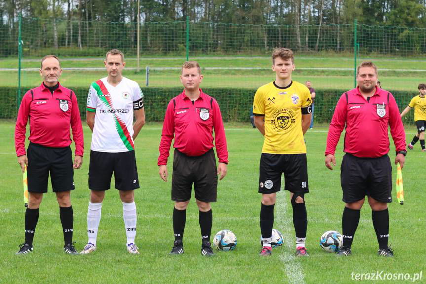Wisłok Krościenko Wyżne - Brzozovia Brzozów: Dwa oblicza meczu o mistrzostwo klasy A 2 [ZDJĘCIA]