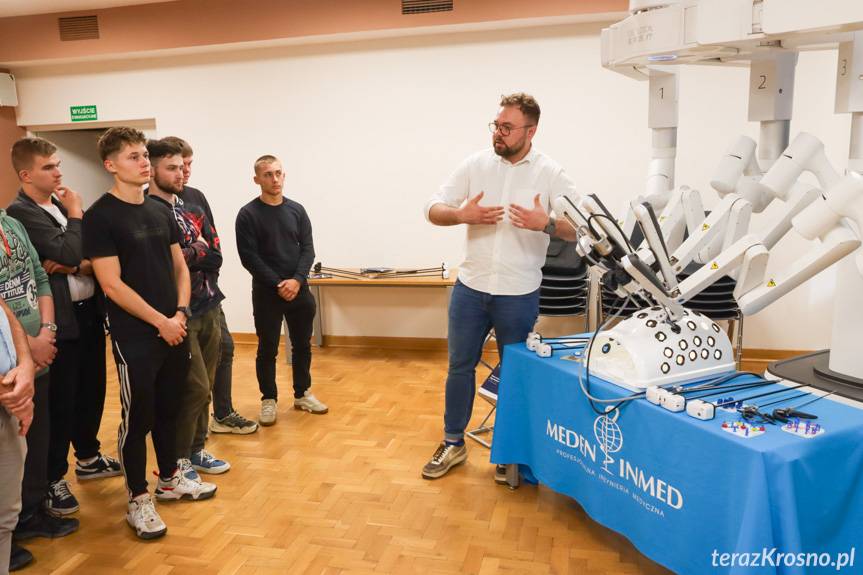 Prezentacje robotów w szpitalu w Krośnie [ZDJĘCIA]