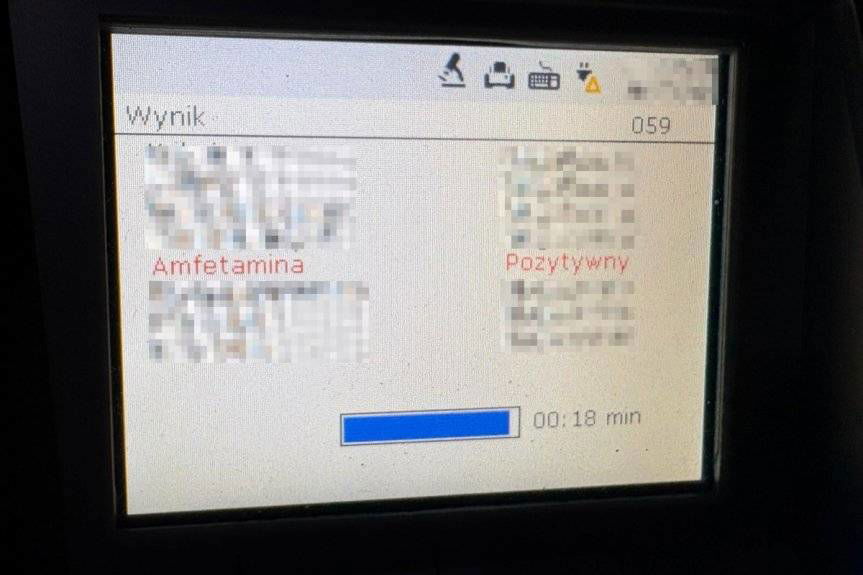 Kierowca ciężarówki po amfetaminie spowodował kolizję i uciekł