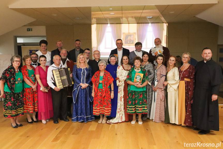 Narodowe Czytanie w Krościenku Wyżnym: fraszki, pieśni i treny Jana Kochanowskiego [ZDJĘCIA]