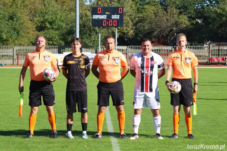 Start Rymanów - Grabowianka Grabówka. Pierwszy punkt gości w rozgrywkach klasy okręgowej [ZDJĘCIA]