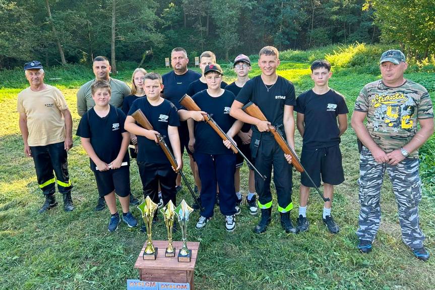 Emocje i precyzja na strzelnicy - młodzieżowe drużyny strażackie rywalizowały w Przybówce
