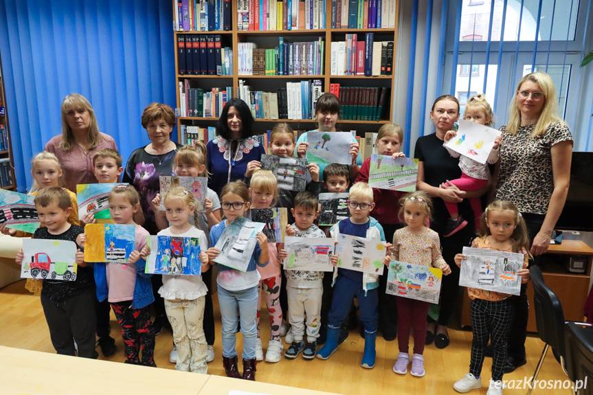 Korczyna. Warsztaty malarskie z odblaskami [ZDJĘCIA]