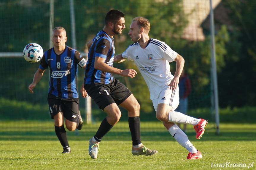 Hat-trick Mateusza Majki zatrzymał Naftę-Splast Jedlicze