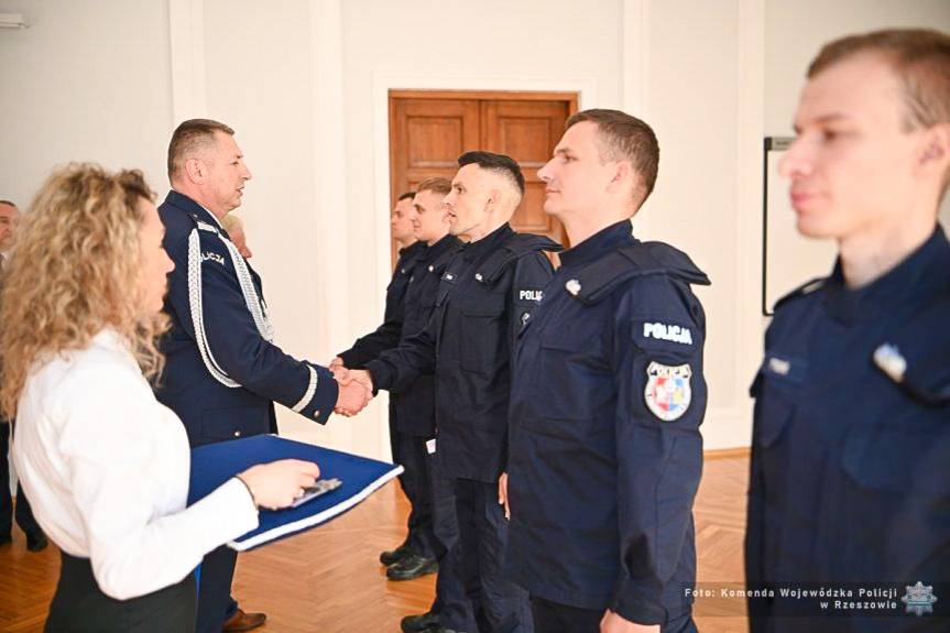 Nowi funkcjonariusze rozpoczęli służbę