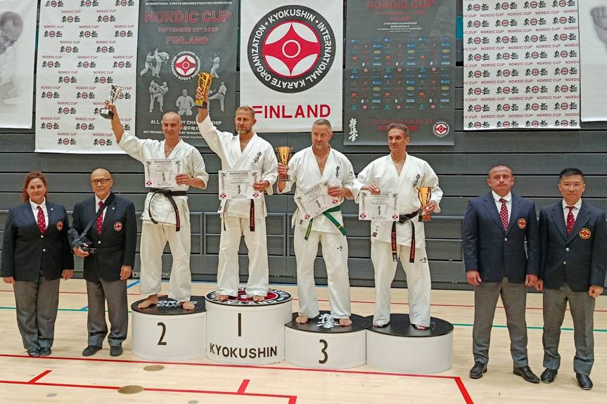 Tomasz Pikuła wicemistrzem międzynarodowego turnieju karate