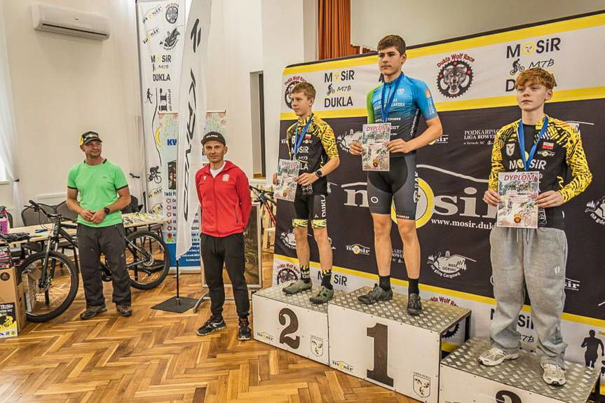 Złoto, srebro i brąz dla młodych kolarzy z Dukli