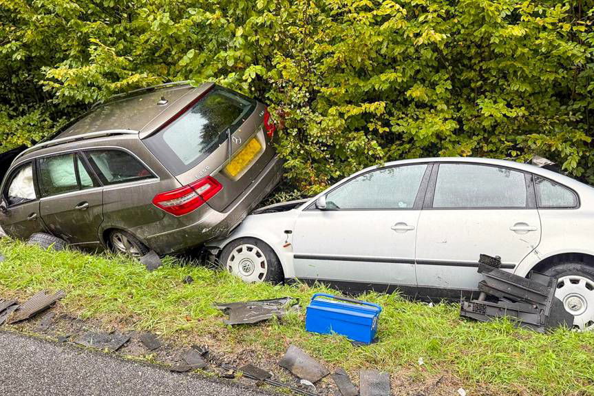 Groźny wypadek w Kwaszeninie - zderzenie trzech pojazdów