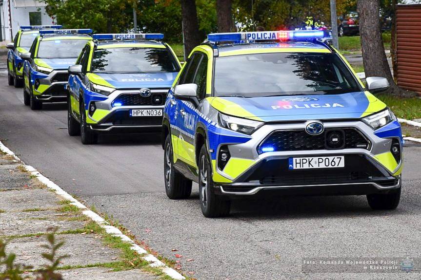 Policja z Podkarpacia zyskała 16 nowych radiowozów