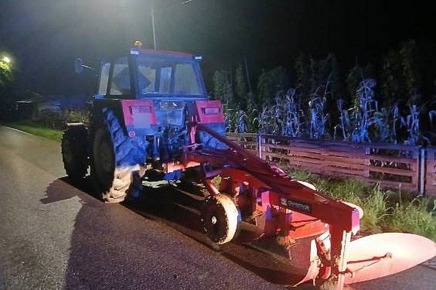 36-latek z 3 promilami wsiadł na traktor i… zgubił drogę do domu