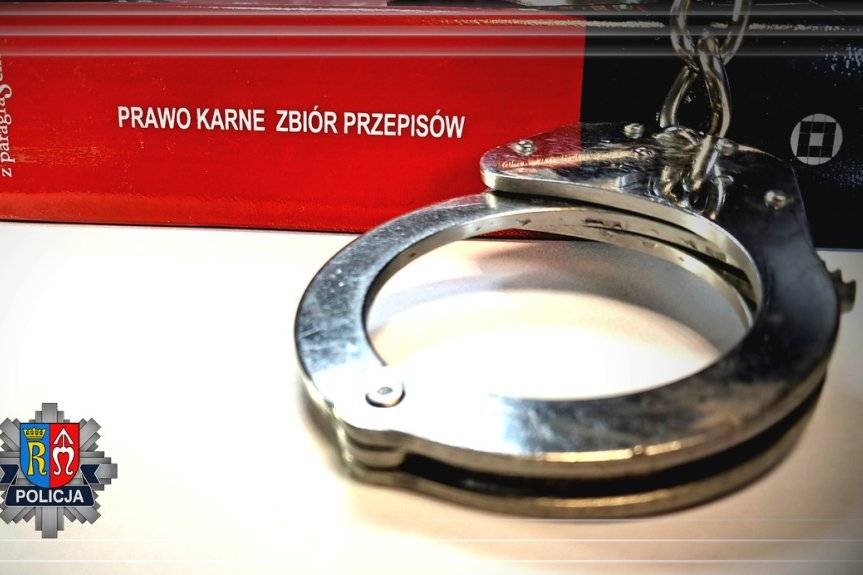 21-latek poszukiwany listem gończym w rękach ropczyckich policjantów