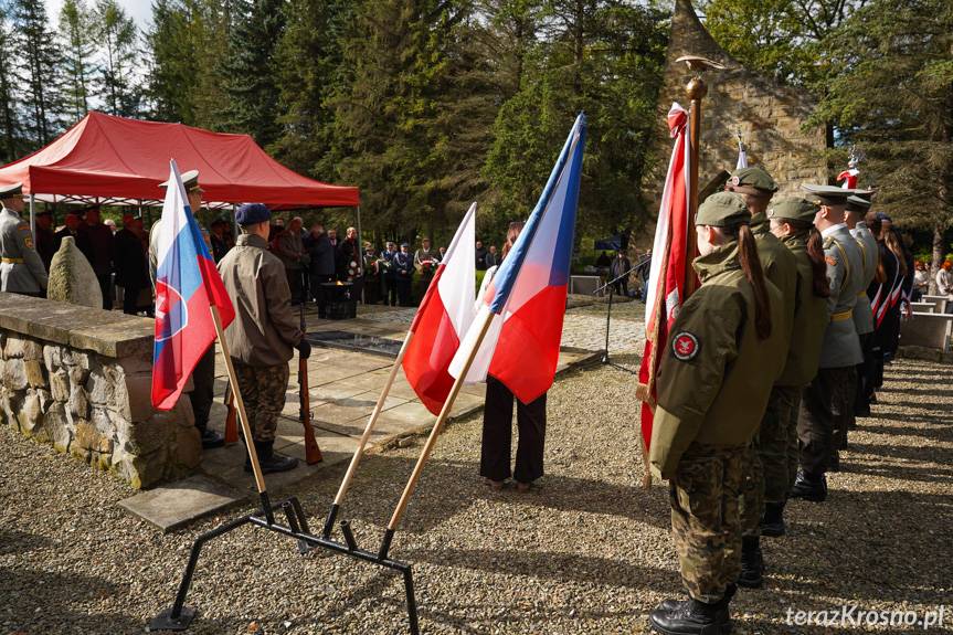 W Dukli zabrzmiały hymny Polski, Czech i Słowacji [ZDJĘCIA]