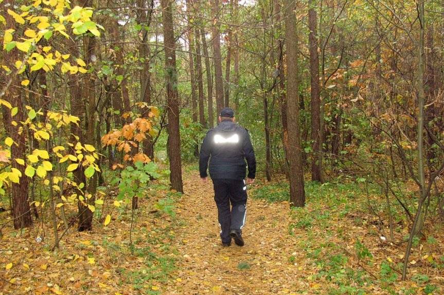 Mężczyzna stracił orientację w terenie, odnaleźli go policjanci