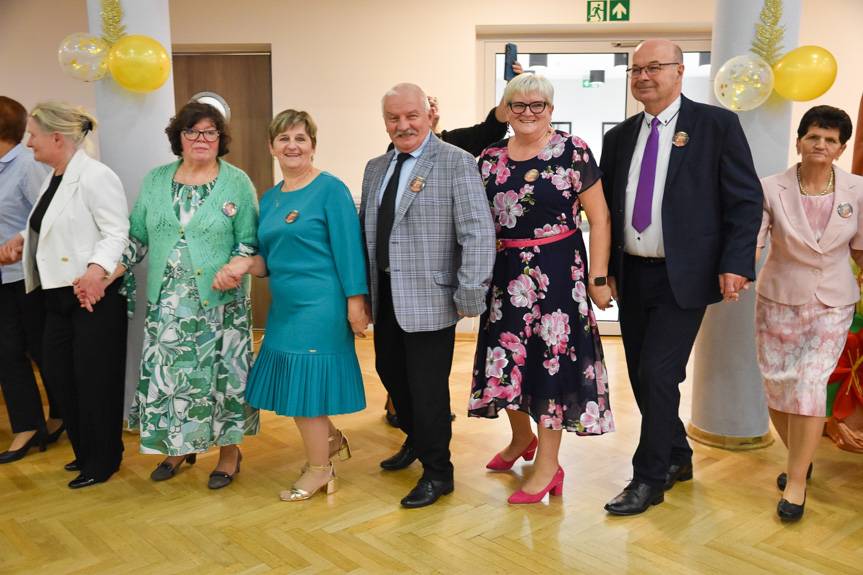 Radość, wspomnienia i muzyka - święto seniorów w Iwoniczu