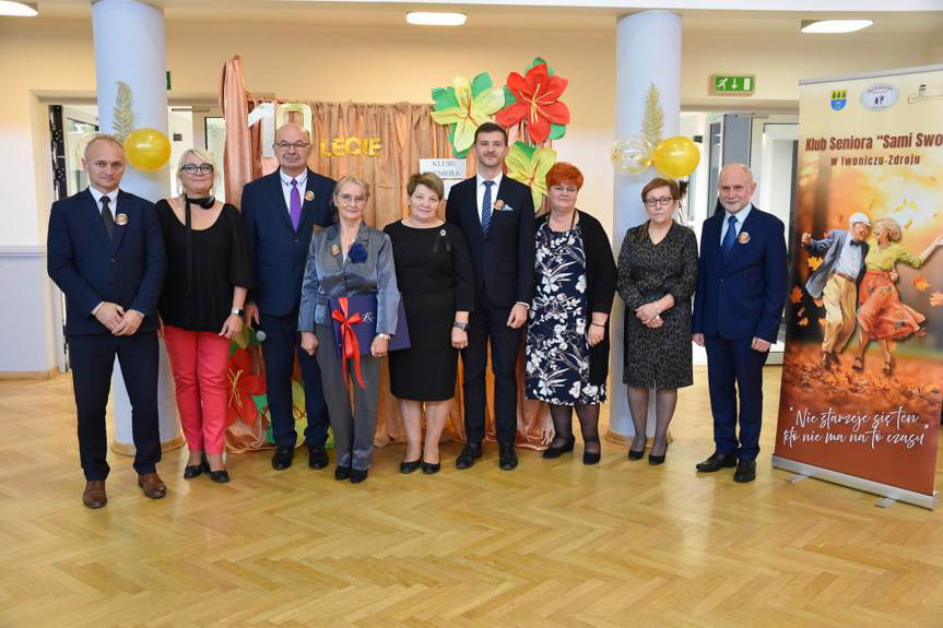 Radość, wspomnienia i muzyka - święto seniorów w Iwoniczu