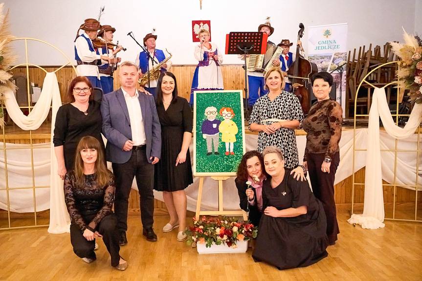 Seniorzy z Gminy Jedlicze spotkali się na inauguracji działalności klubów