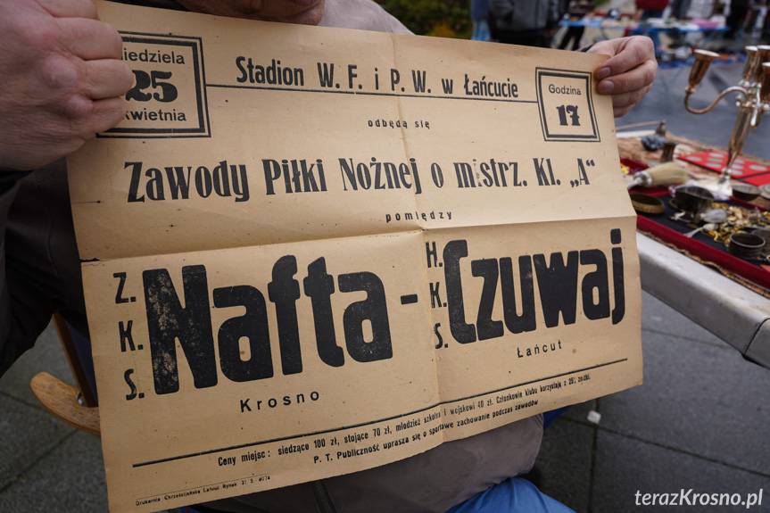 Ostatni w tym roku jarmark staroci odbywa się przed Etnocentrum