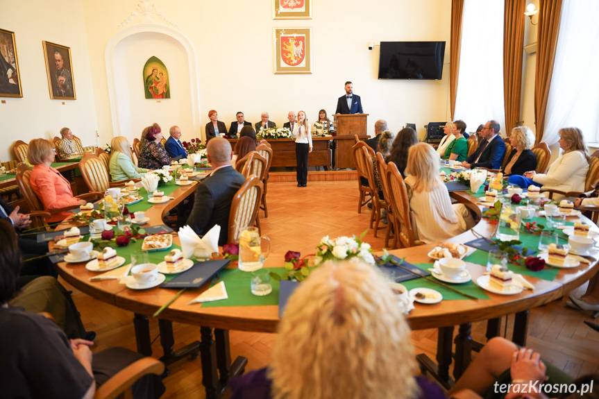 Prezydent Krosna wręczył nagrody z okazji Dnia Edukacji Narodowej [ZDJĘCIA]