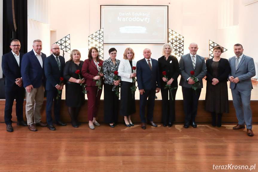 Dzień Edukacji Narodowej. Burmistrz uhonorował nauczycieli z gminy Rymanów [ZDJĘCIA]