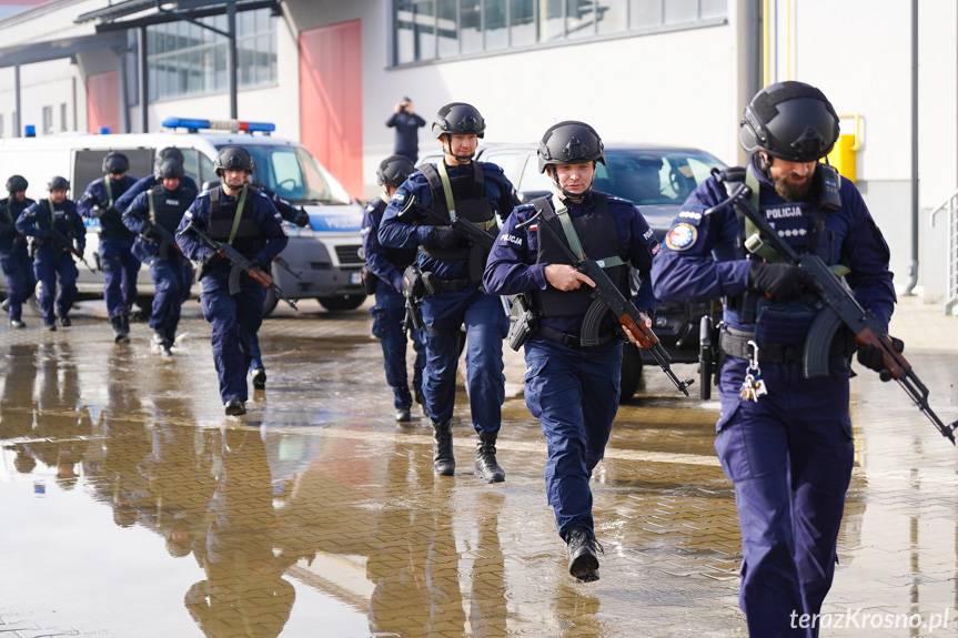 Zamach terrorystyczny w rafinerii Orlen Południe w Jedliczu. Na szczęście to tylko ćwiczenia