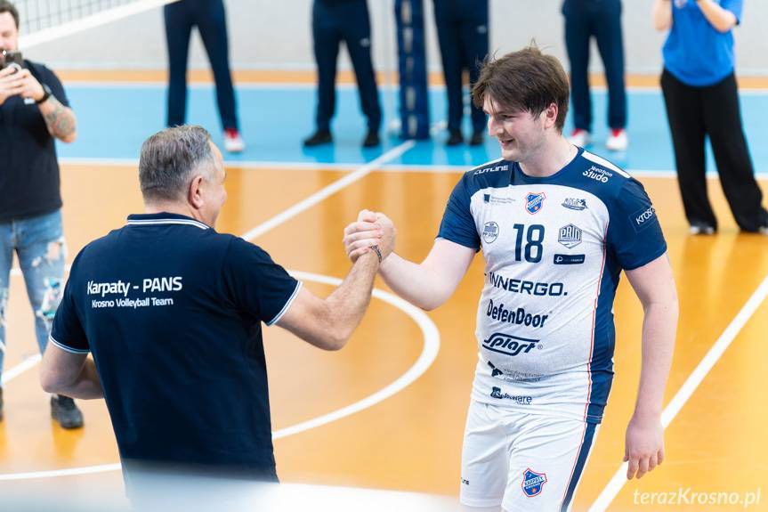 Karpaty - PANS Krosno bez straty seta z AKS AZS UR Rzeszów [ZDJĘCIA]