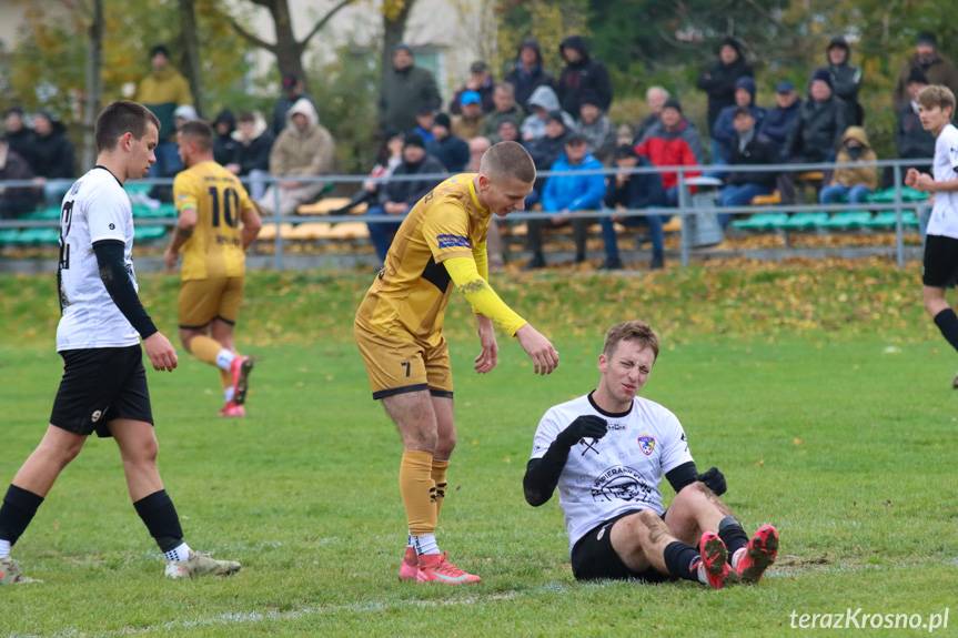 Trzy punkty lidera z Iwonicza i dublet Jakuba Zimy z rzutów karnych [ZDJĘCIA]