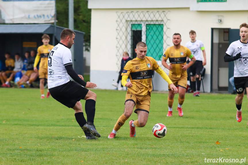 Trzy punkty lidera z Iwonicza i dublet Jakuba Zimy z rzutów karnych [ZDJĘCIA]