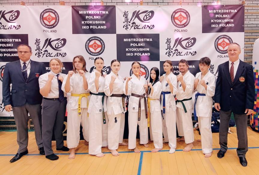 Sześć pucharów dla karateków z Krosna na Mistrzostwach Polski