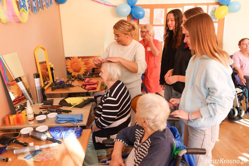 Dzień Piękna w Zakładzie Opiekuńczo-Leczniczym w Krośnie [ZDJĘCIA]