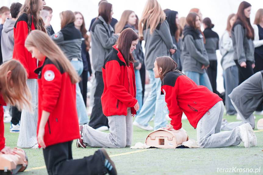 Rekord pobity! 595 osób jednocześnie wykonywało RKO w Krośnie