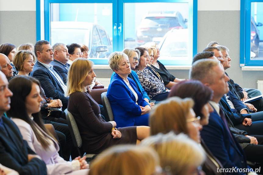 Wiceminister Katarzyna Lubnauer w Krośnie. Szkoła ma nadążać za zmieniającym się światem