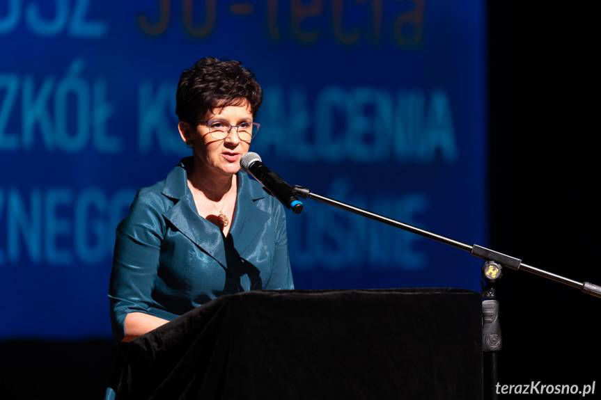 "Szkoła, której siłą jest różnorodność". Jubileusz 50-lecia ZSKU w Krośnie