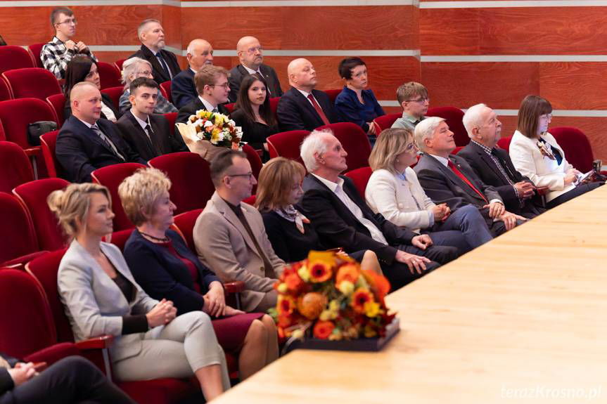 "Szkoła, której siłą jest różnorodność". Jubileusz 50-lecia ZSKU w Krośnie