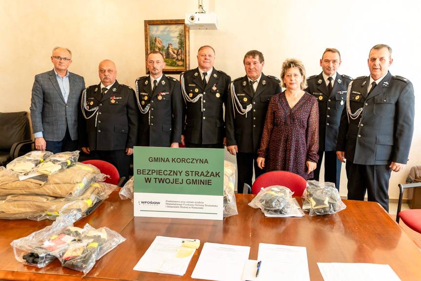 Nowe umundurowanie dla strażaków z Gminy Korczyna