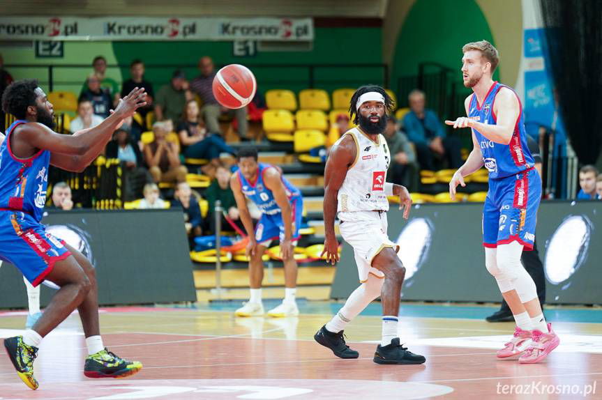 Mocny początek nie wystarczył. Miasto Szkła Krosno przegrywa z Twardymi Piernikami [ZDJĘCIA]