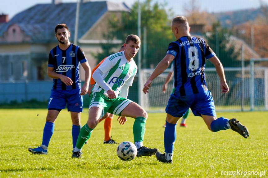 Przełęcz Dukla triumfuje w Jedliczu po dwóch trafieniach po przerwie [ZDJĘCIA]