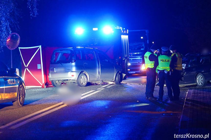Tragiczny wypadek w Żółkowie. Jedna osoba nie żyje, dwie zostały poszkodowane
