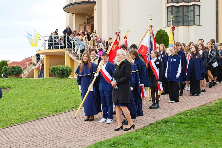 Jubileuszowy Zjazd Rodziny Szkół im. Jana Pawła II w Łękach Dukielskich